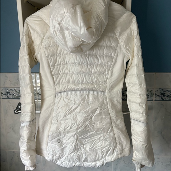 Lululemon Down For A Run Down Jacket White - Picture 2 of 4